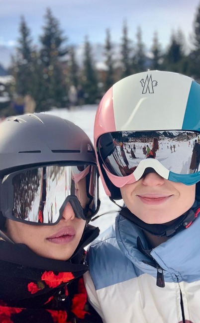 Priyanka Chopra, Sophie Turner